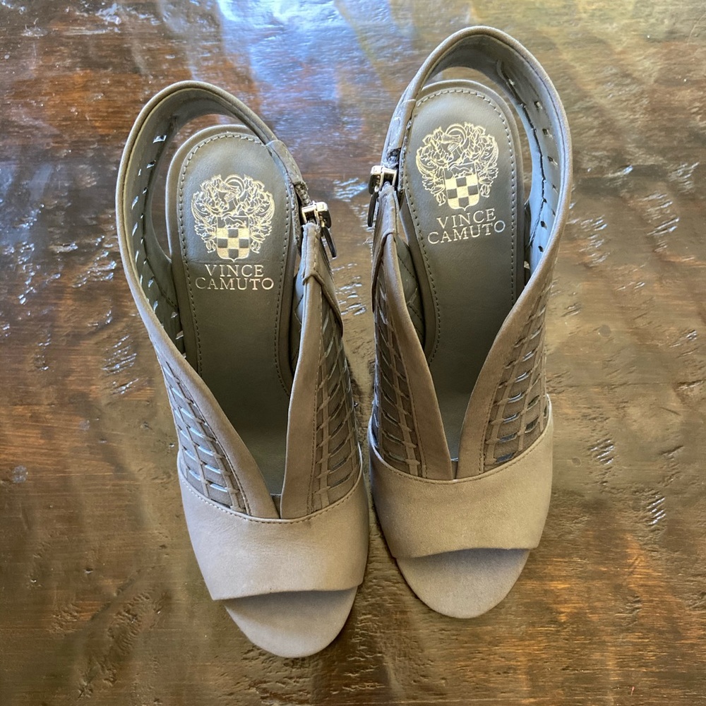 Vince Camuto Korsta